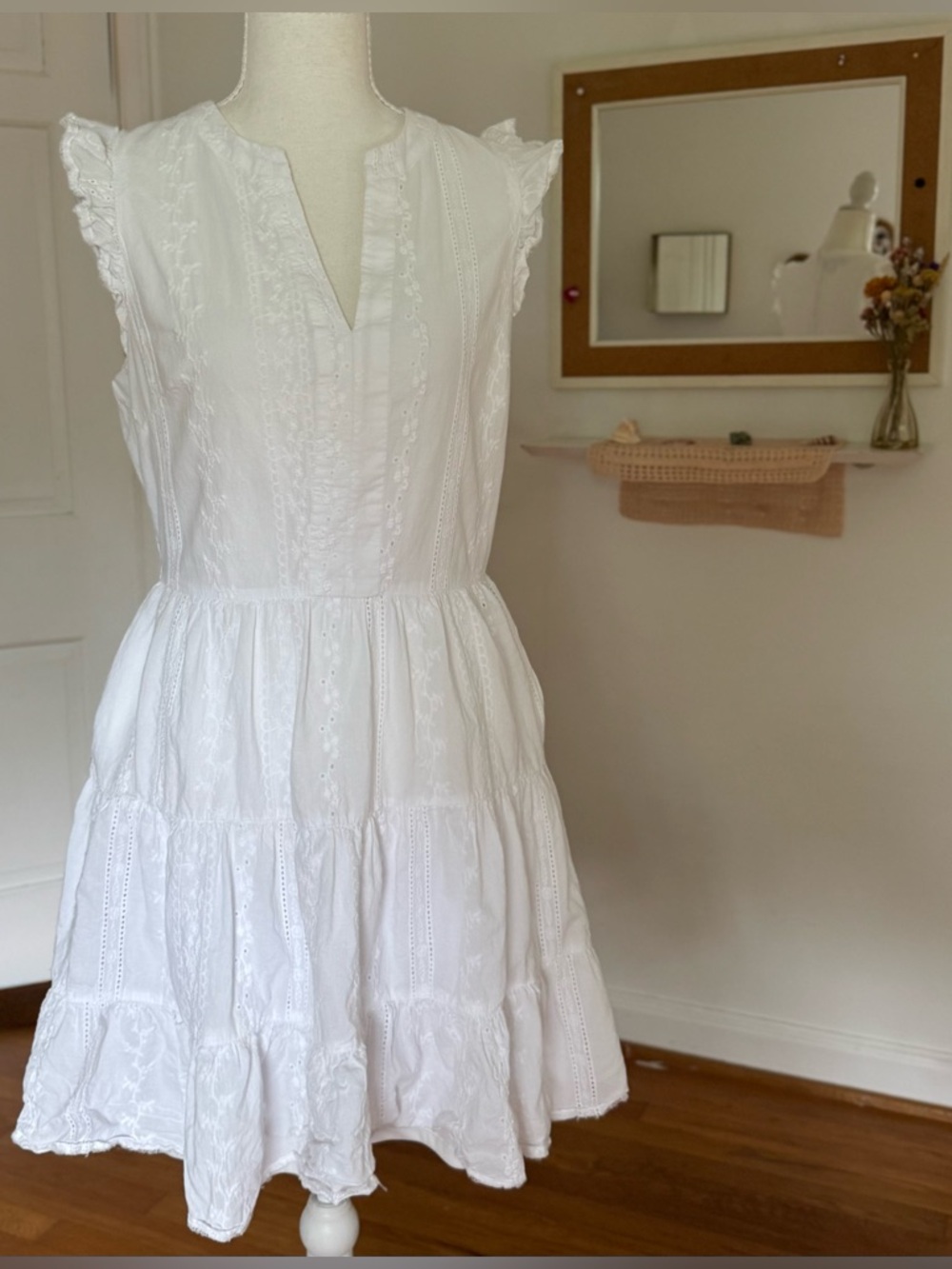 Laundry by Shelli Segal White Ruffled Eyelet Tiered Mini Dress Size 4
